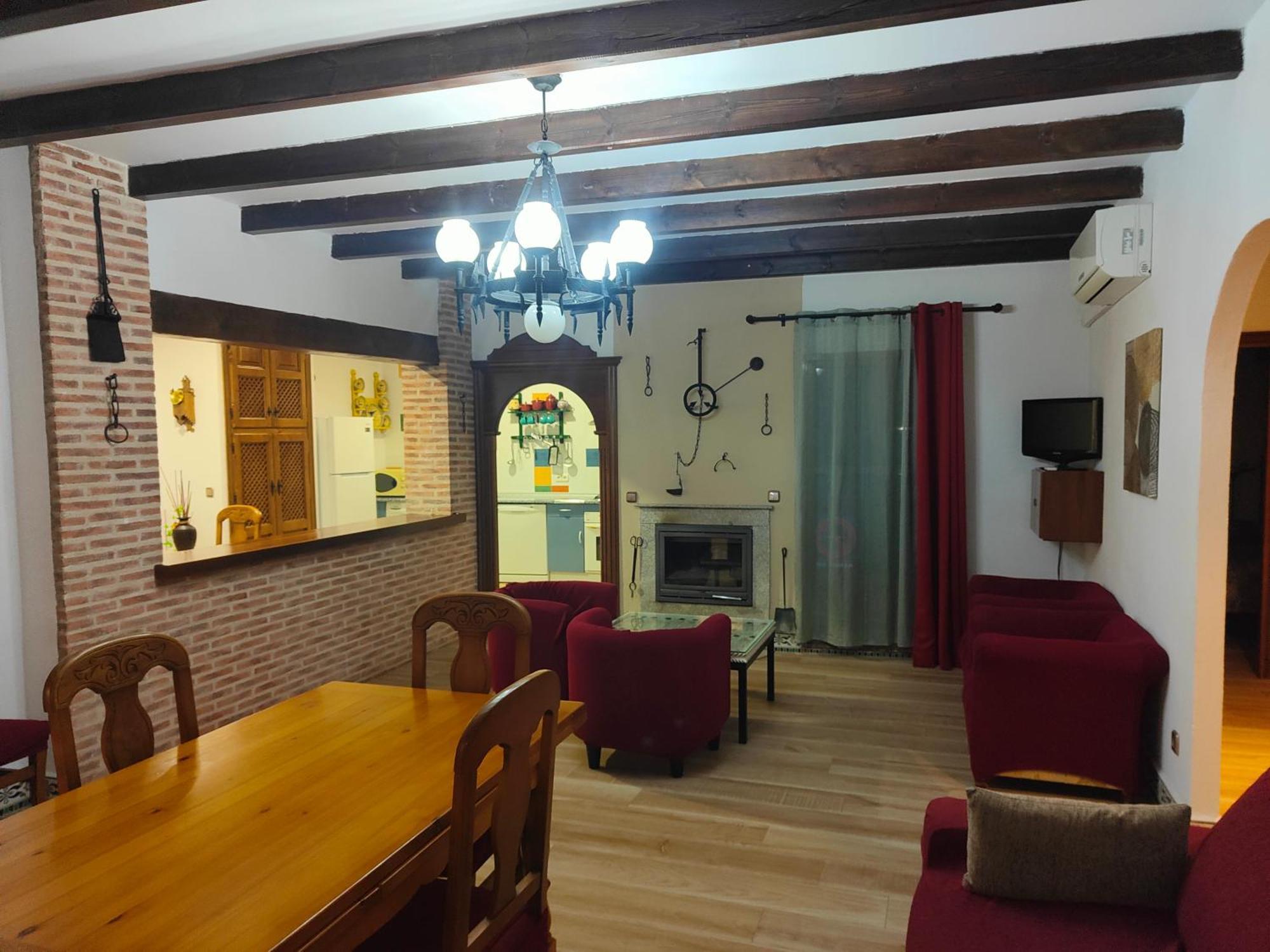 Gasthaus El Hogar de Ardwina Alía Exterior foto