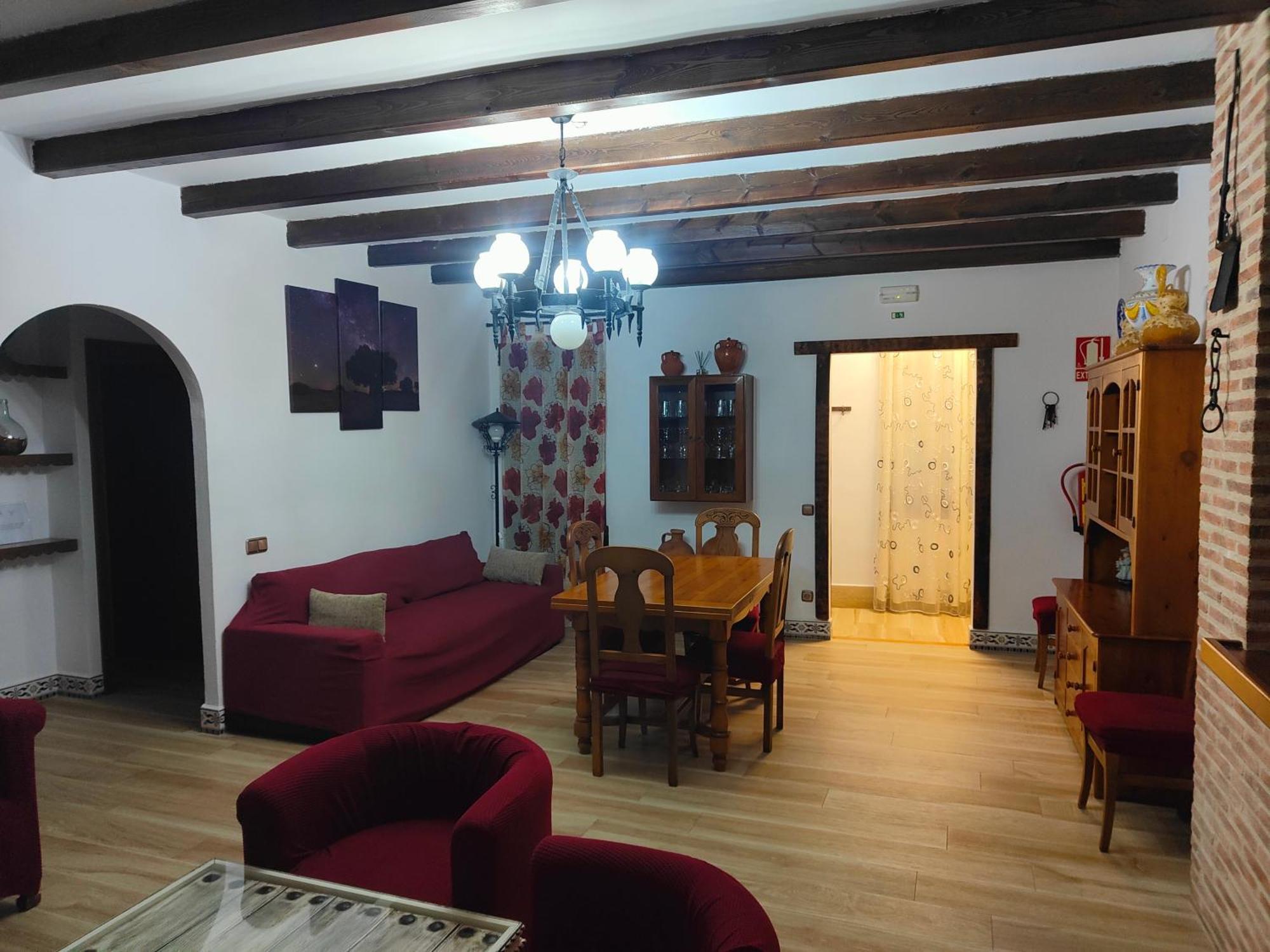 Gasthaus El Hogar de Ardwina Alía Exterior foto
